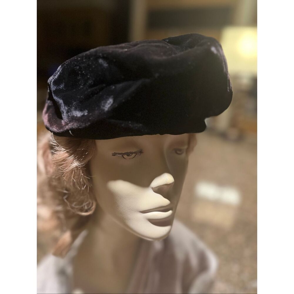 Vintage black velvet beret hat